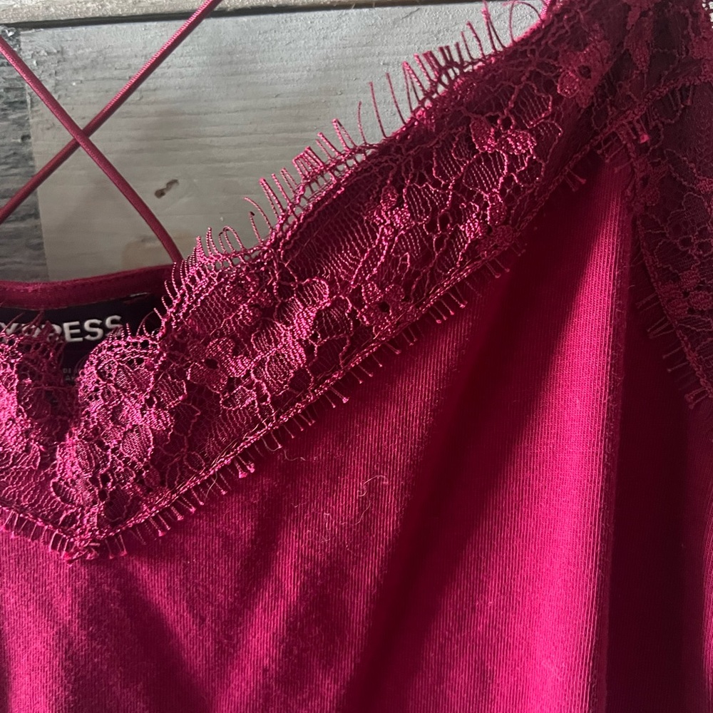 Express - maroon camisole - medium - Picture 4 of 4